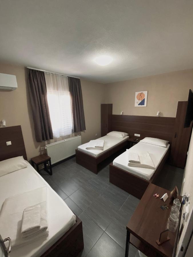Hotel Djerdan Kraljevo Esterno foto