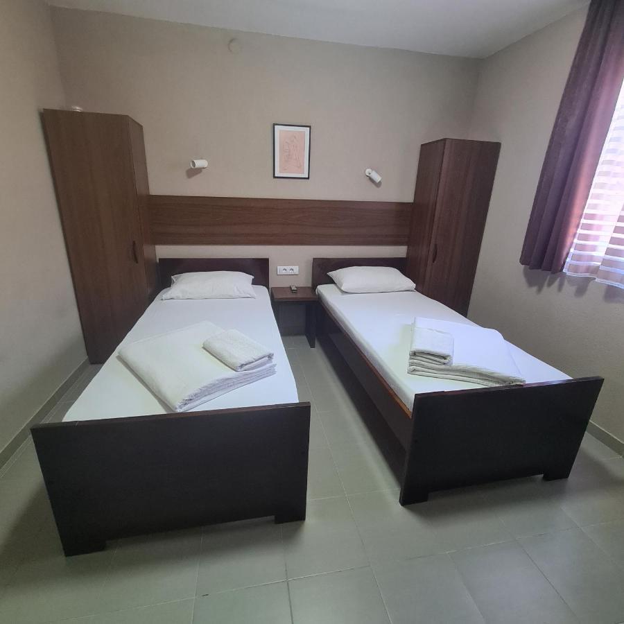 Hotel Djerdan Kraljevo Esterno foto