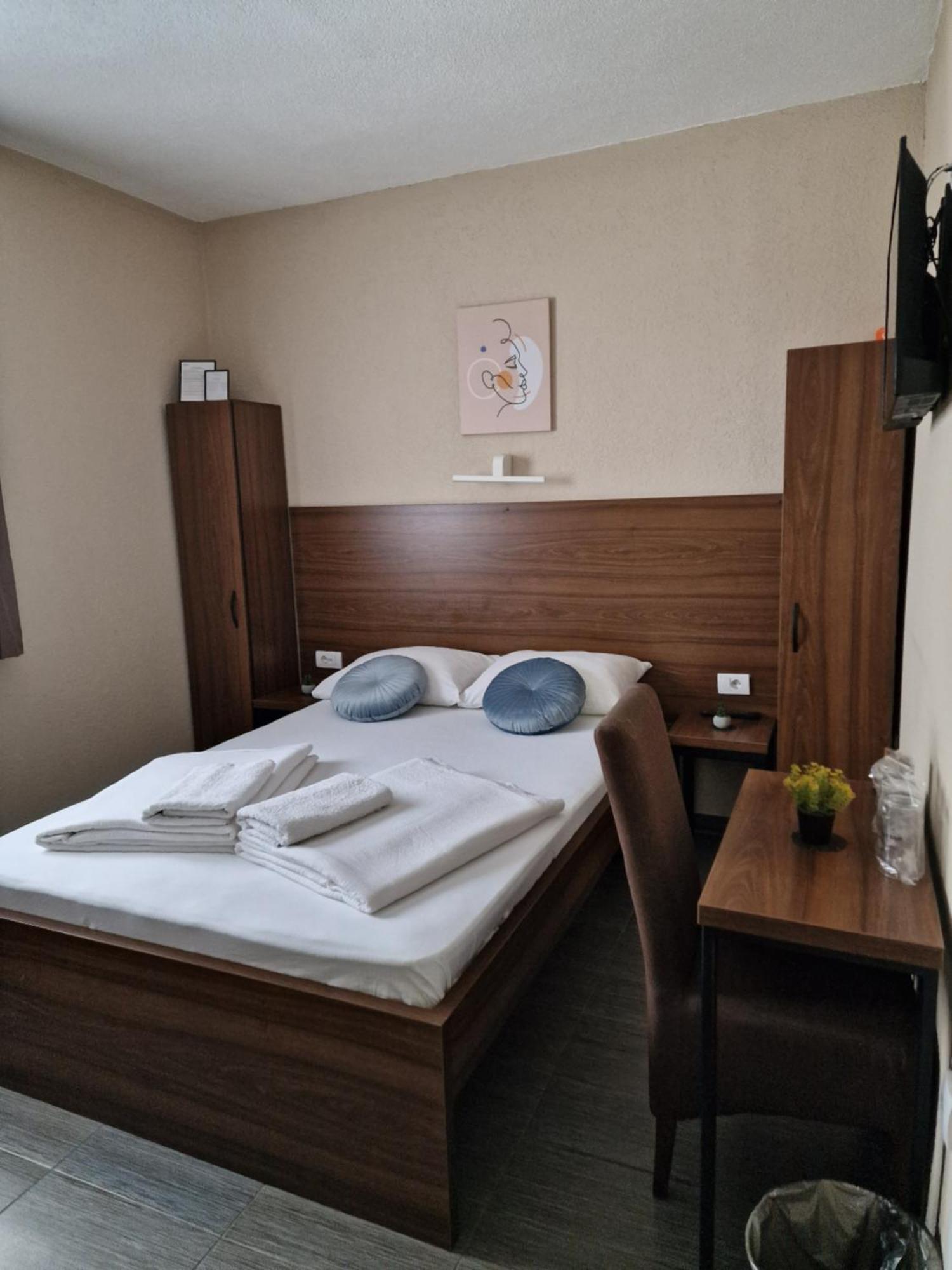 Hotel Djerdan Kraljevo Esterno foto