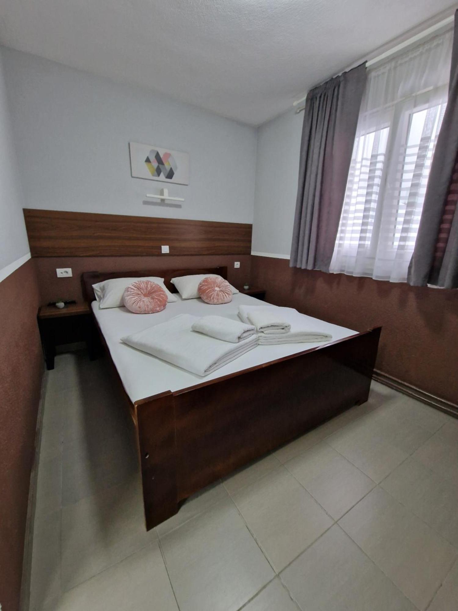 Hotel Djerdan Kraljevo Esterno foto